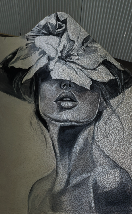 TAPETA LILJA PIASEK STRUKTURA OLILJO.png