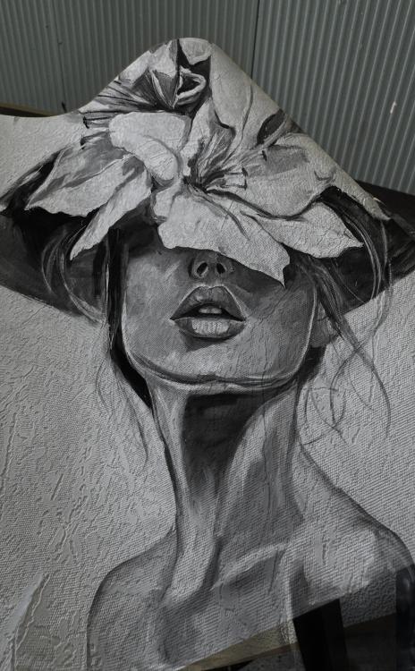 TAPETA LILJA BETON STRUKTURA OLILJO SZARA.png