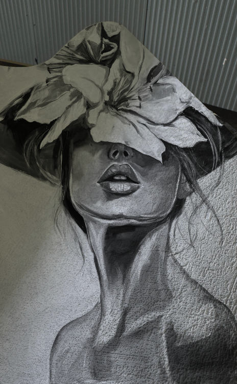 TAPETA LILJA TYNK STRUKTURA OLILJO SZARA.png